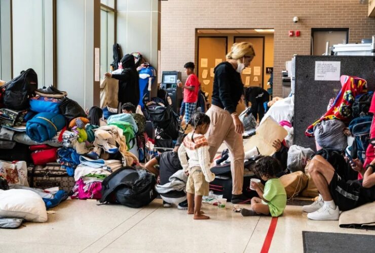 BREAKING: Tuberculosis Cases Jump at US Migrant Shelters, Health Officials on Alert. Credit: Colin Boyle/Block Club Chicago
